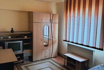 Garsonieră decomandată în Central - 2