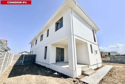 Duplex cu 4 camere cu Canalizare în Moșnița Nouă - 1