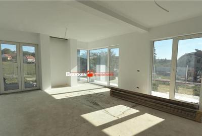 Casă cu 4 camere cu Teren 570 Mp în Iorga - 10