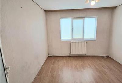 Apartament cu 3 camere decomandat în Tomis III - 9
