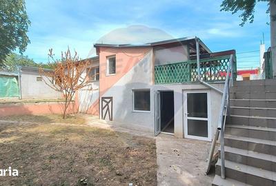 Casă cu 3 camere decomandat cu Canalizare în Nord - 1