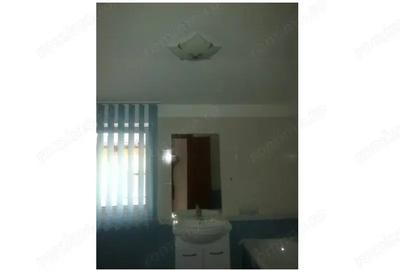 Casă cu 4 camere cu Teren 100 Mp în Moșilor