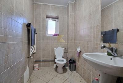 Spațiu comercial, de 100 mp, în Florilor - 12
