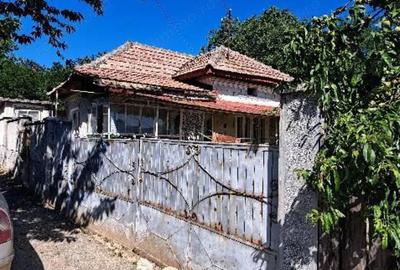 Cota de 1/2 teren si cota de 1/4 casa Loc Dragasani, Jud Valcea - 3