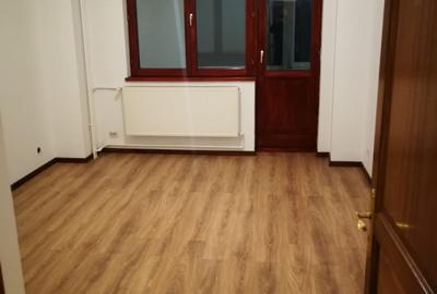 Apartament 4 camere de inchiriat - 2