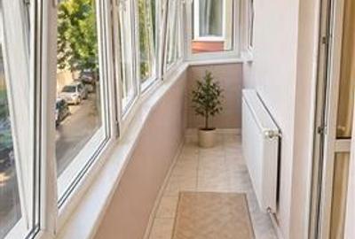 Apartament cu 2 camere decomandat, mobilat în Tractorul - 3