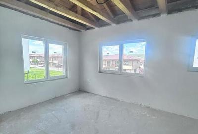 Casă cu 4 camere cu Teren 250 Mp în Florești - 12