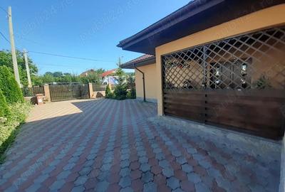 Casă cu 3 camere cu Teren 684 Mp în Voinești - 1