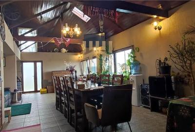 Casa schimb cu apartament