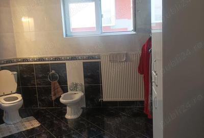 Casă cu 5 camere în Central - 2