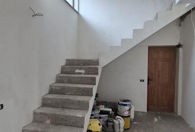 Casă individuală cu 5 camere cu Garaj în 1 Decembrie - 8