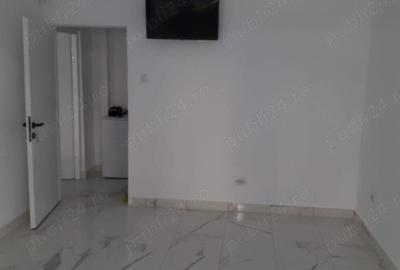 Spațiu comercial, de 22 mp, în Central - 4