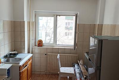 Apartament cu 3 camere semidecomandat, mobilat în Ghencea - 13