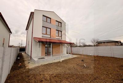 Casă cu 5 camere cu Teren 313 Mp în Berceni - 4