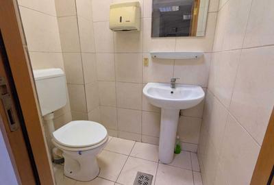 Spațiu comercial, de 71 mp, în Central - 1