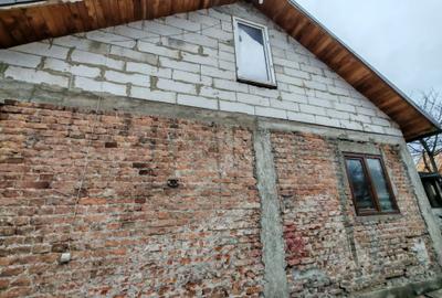 Casă cu 2 camere în Petros - 2