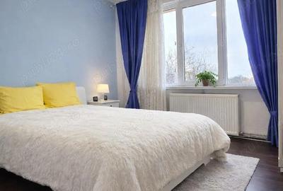 Apartament cu 4 camere decomandat în Florilor - 3