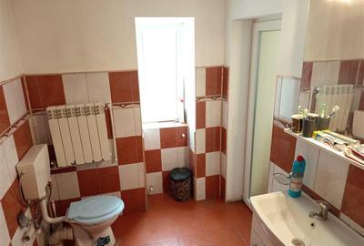 Casă individuală cu 7 camere cu Teren 243 Mp în Vest - 25