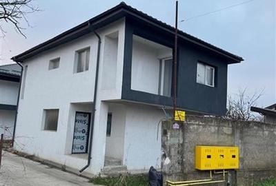 Vila, comuna Berceni, Strada Eroilor