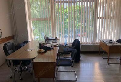 Spațiu comercial, de 25 mp, în Central - 1