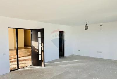 Casă cu 7 camere cu Teren 1000 Mp în Saca - 2