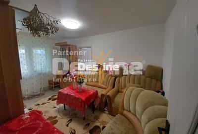 Apartament cu 2 camere nedecomandat, mobilat în Roman - 2
