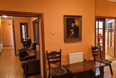 Casă cu 4 camere cu Teren 532 Mp în Democrației - 2