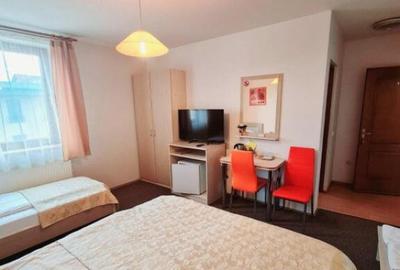 Afacere la cheie! Pensiune de 722 mp, cu 800 mp de teren, Fl - 2