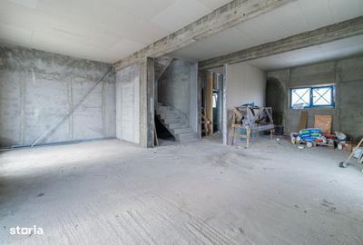 Casă cu 4 camere în Petrești