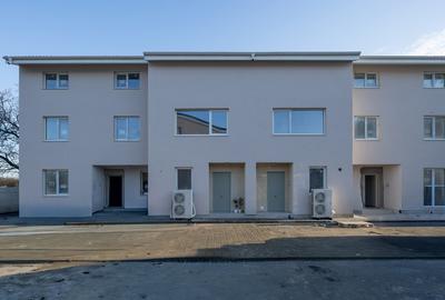 Casă cu 5 camere cu Teren 212 Mp în Sud