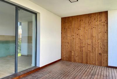 Vila noua eleganta si spatioasa, 5 cam, 4 bai, Laguna Albastra, cartier privat - 4