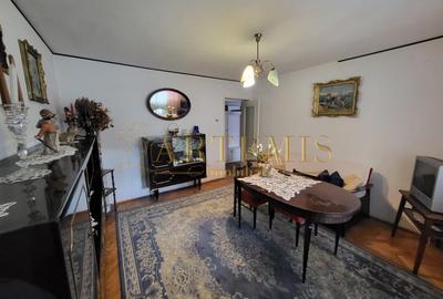 Apartament de 3 camere, decomandat, 60 mp., zona Independentei - 2