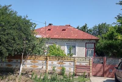 Casă cu 3 camere în Tudor Vladimirescu - 1