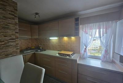 Apartament cu 3 camere decomandat, mobilat în Central