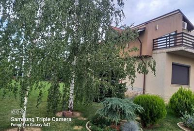 TARGOVISTE-PRISEACA vila spatioasa, garaj, teren 1000 mp - 2