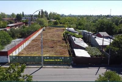 Teren de 1750 mp, în Central