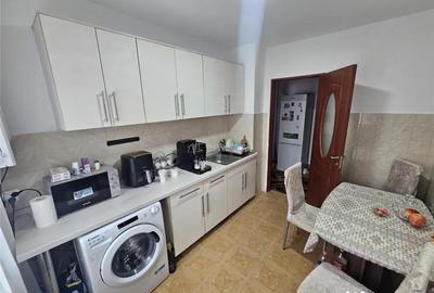 Apartament cu 3 camere semidecomandat în Central - 5