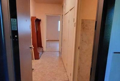 Garsonieră decomandată în Lipovei