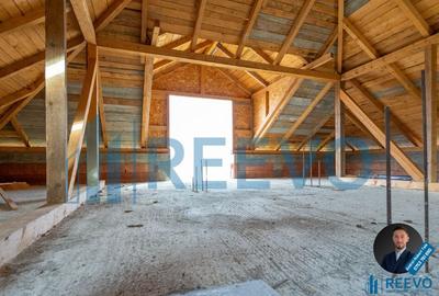 Casă cu 3 camere cu Teren 1051 Mp în Central - 2