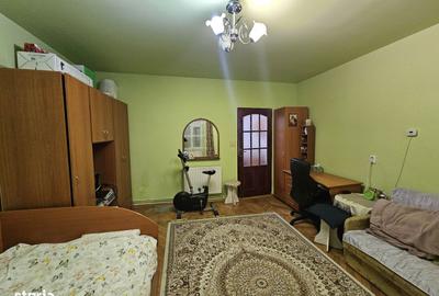 Garsonieră decomandată în Lunei - 8