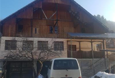 Casă cu 3 camere cu Teren 2500 Mp în Sălătrucu - 6