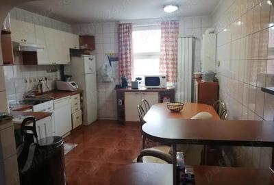 Apartament cu 4 camere decomandat în Micul Dallas - 10