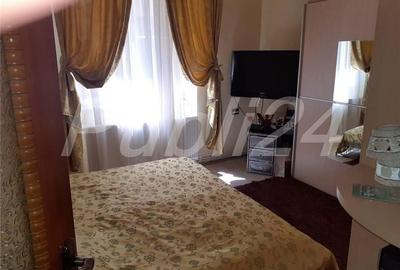 De vanzare Apartament 2 camere Universitate sect 1 - 5