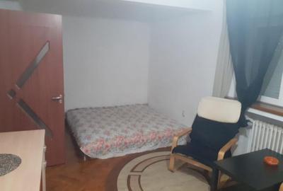 Garsonieră decomandată, mobilată în Romană - 10