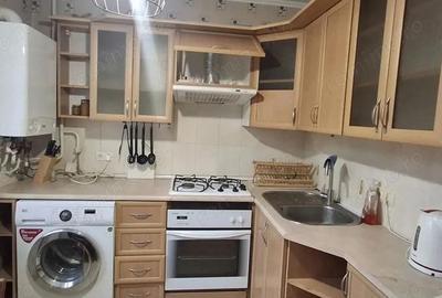 Apartament cu 2 camere semidecomandat în Girocului