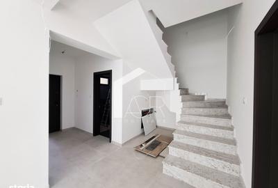 Casă cu 5 camere cu Teren 308.5 Mp în Albert - 1