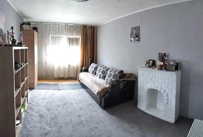 Apartament cu 2 camere decomandat în 9 Mai - 1