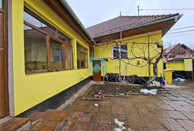 Casă individuală cu 4 camere cu Canalizare în Cristian - 3