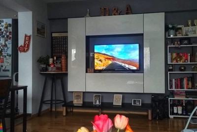 Apartament cu 3 camere semidecomandat în Gară