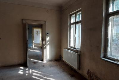 Universitate, Ultracentral, Tudor Arghezi,2 apartamente  in vila, curte, parcare - 10